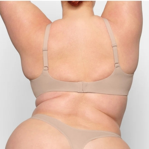SKIMS 38DD $54 NWT FITS EVERYBODY T-SHIRT BRA - Picture 4 of 7